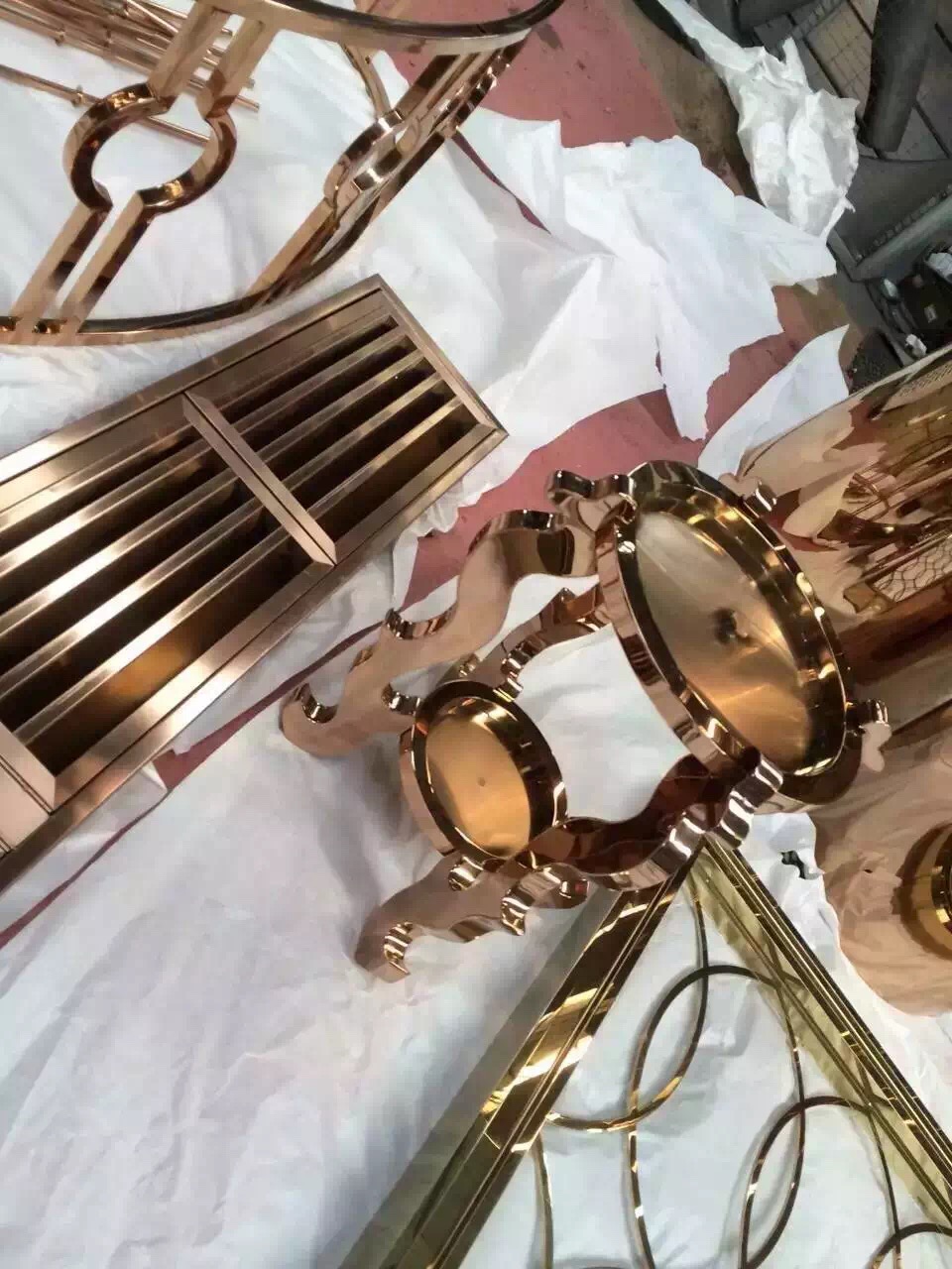 不锈钢钛金酒架