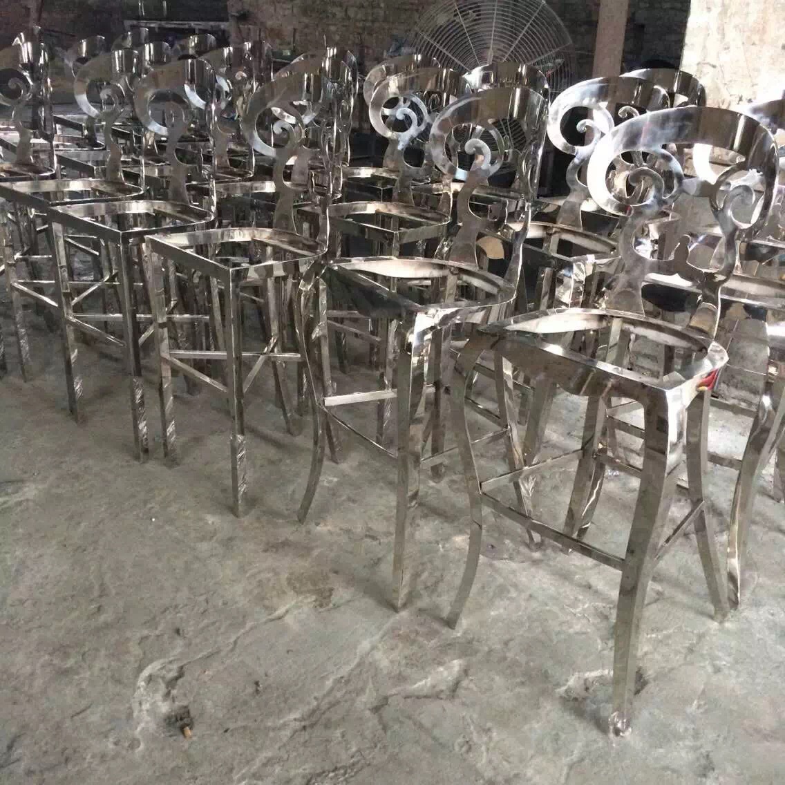 不锈钢钛金酒架